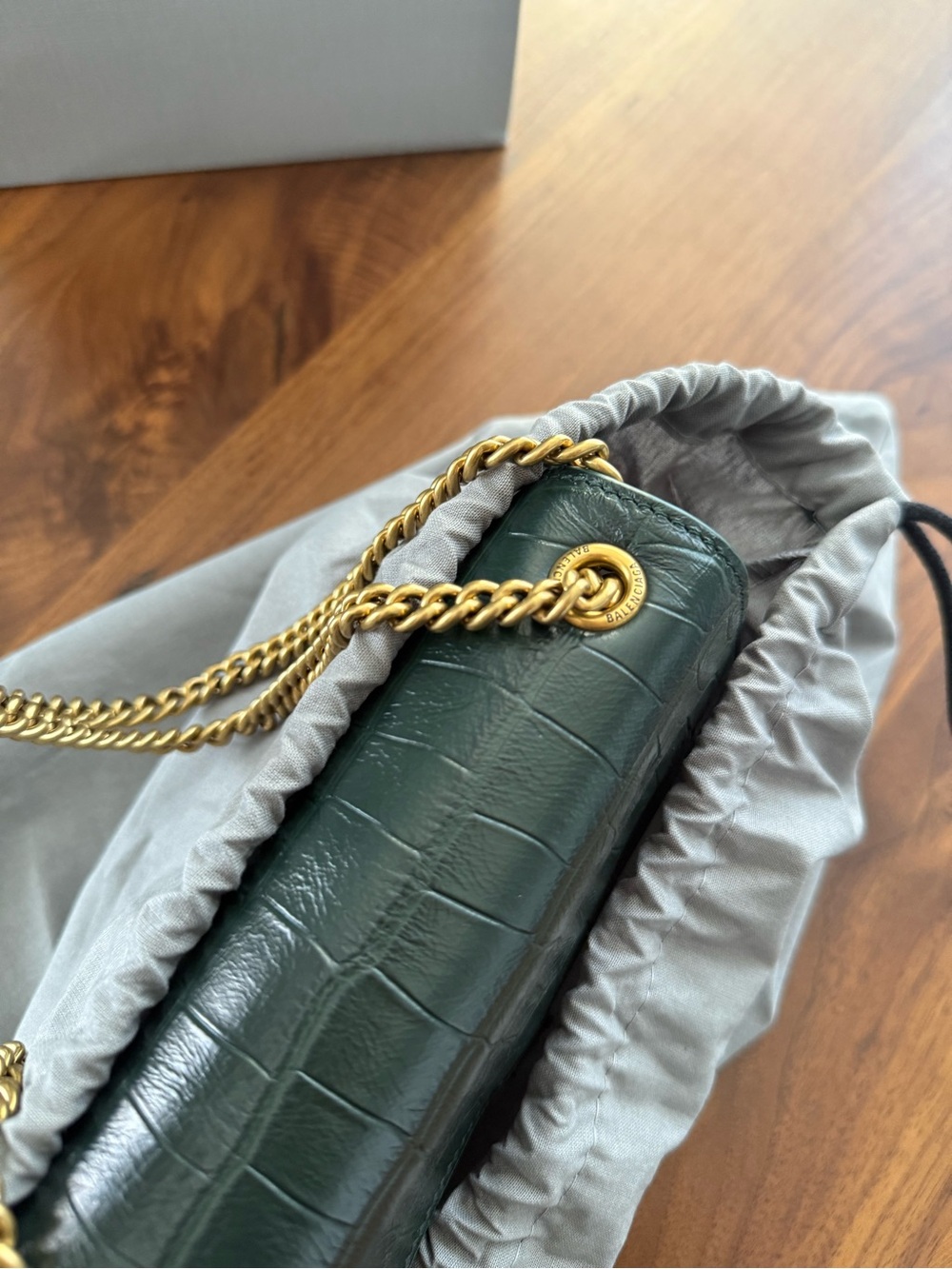B Green Croc-Embossed Leather Shoulder Bag with Gold Chain - Picture 5 of 5